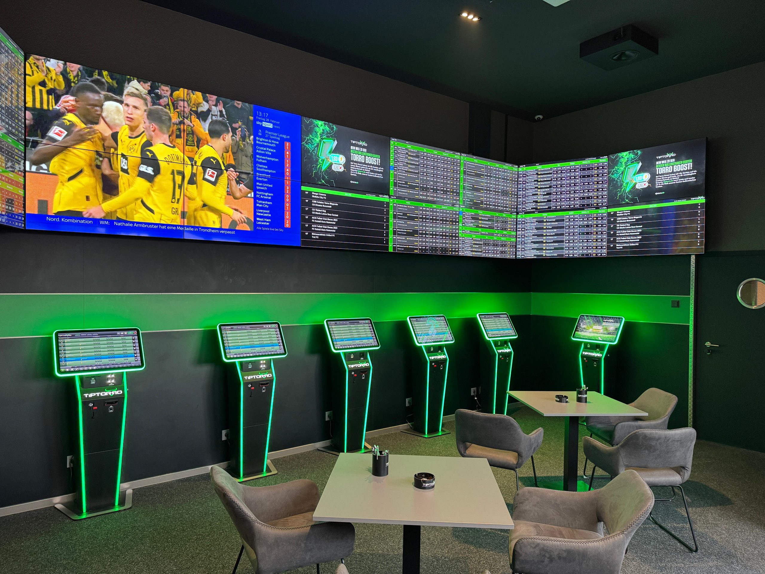 Innenansicht Tiptorro Bietigheim – Bereich mit Wettterminals